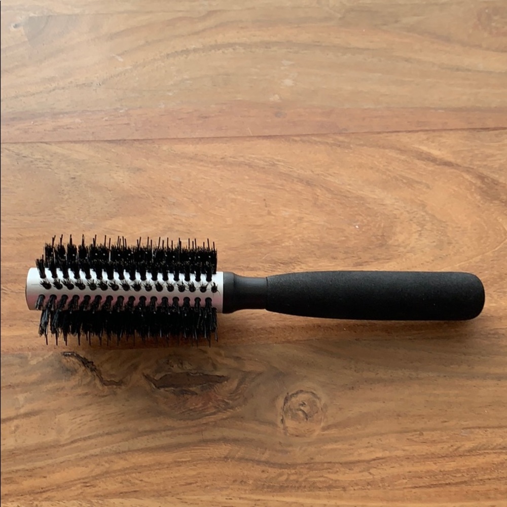 NEW Warren Tricomi round brush